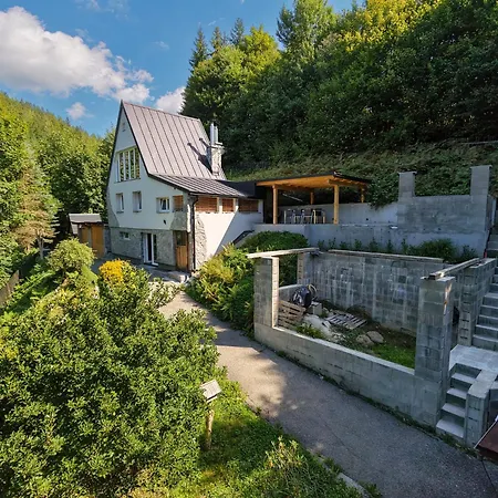 Za Potokem Chalet *
